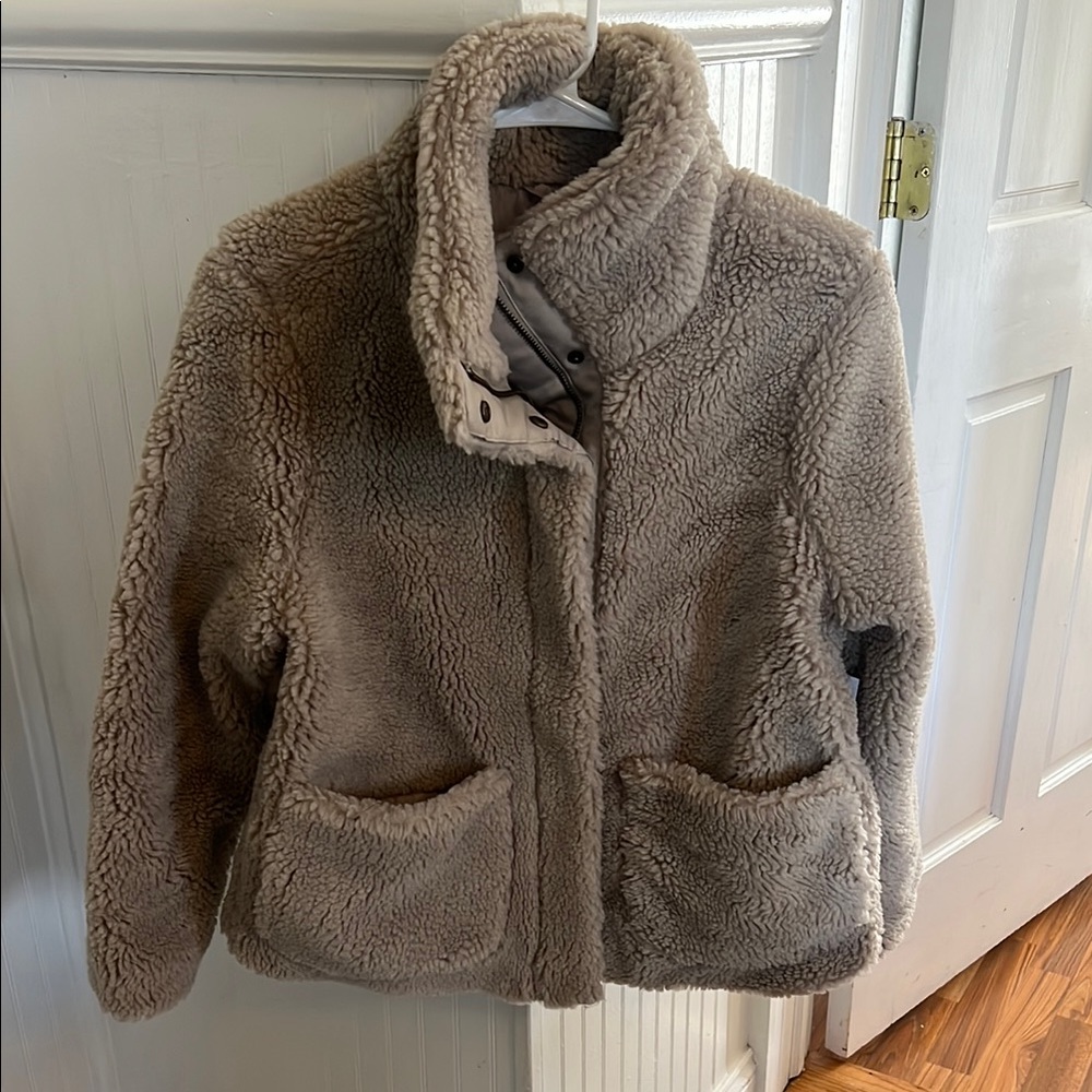 Old Navy Women’s Cozy Tan Sherpa Jacket